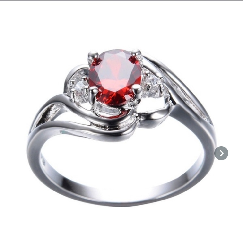 NEW | Oval Cut Garnet Crystal Ring